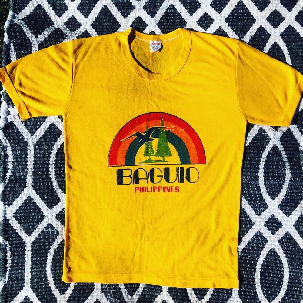 🌻Vintage women’s 70’s style Philippines tee🌻